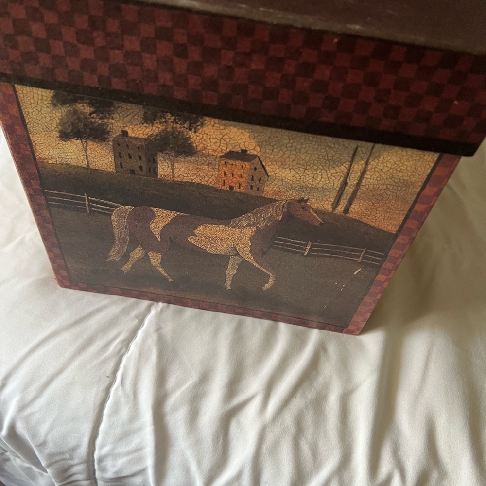 Farmhouse nesting boxes - Picture 2 of 11
